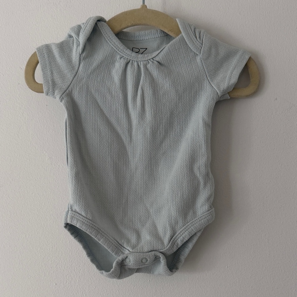 Rachel Zoe Light Blue newborn baby onsie ONE PIECE romper 0-3 months